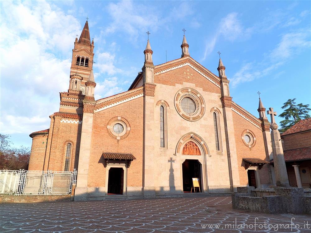 Trezzo sull'Adda (Milano) - Facciata della Chiesa dei Santi Gervasio e Protasio